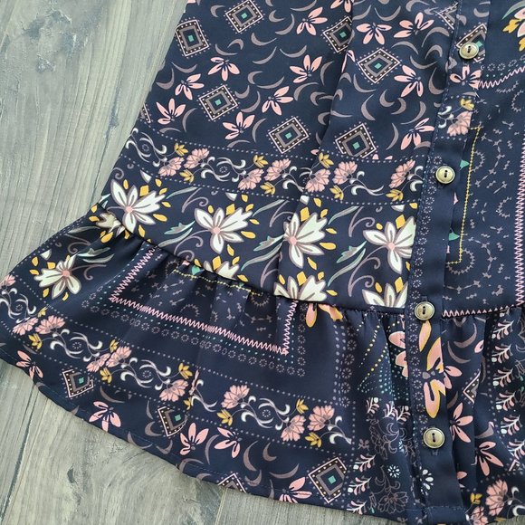 Button Down Flutter Peplum Top - Picture 3 of 4